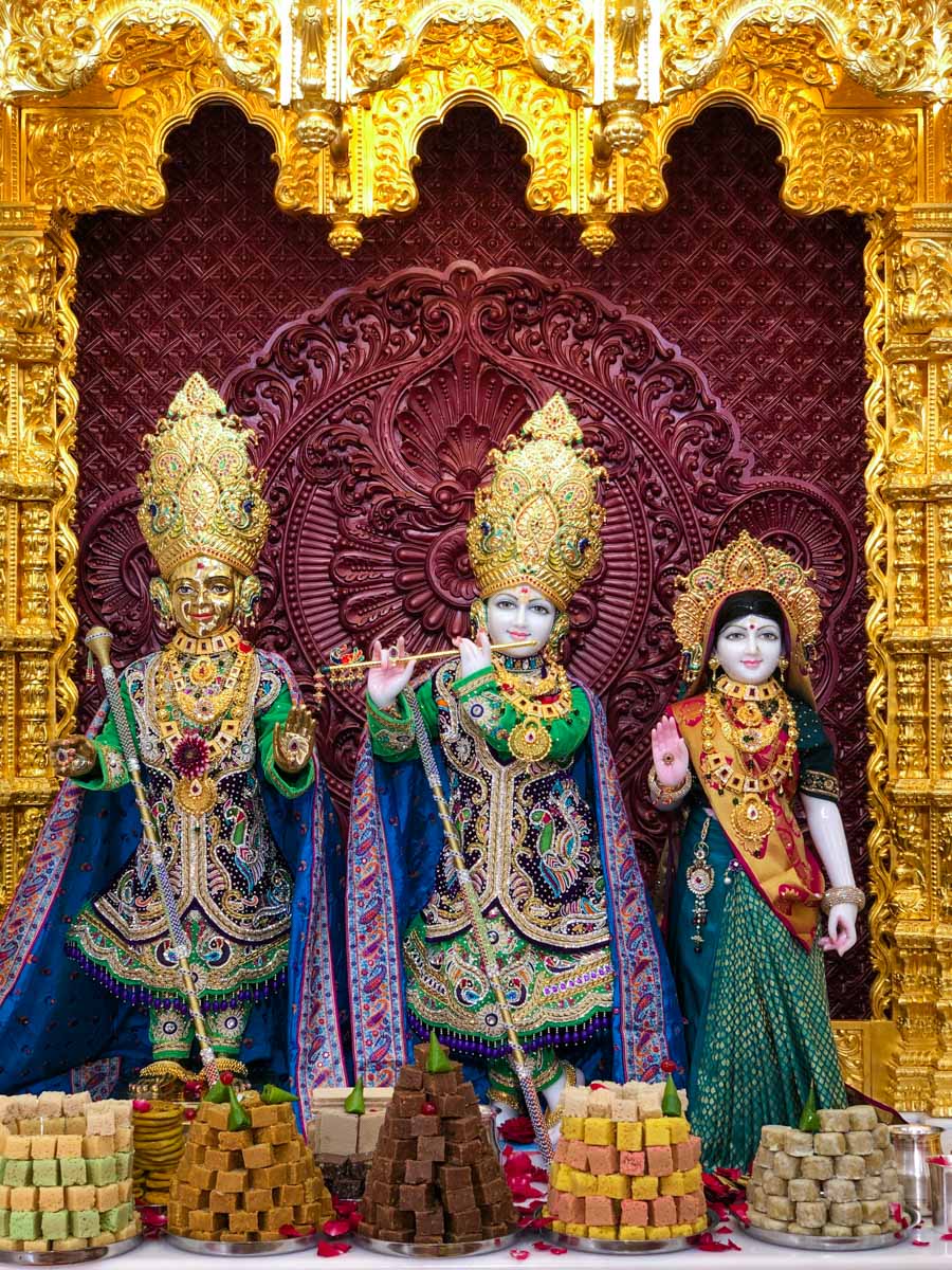 Shri Harikrishna Maharaj, Bhagwan Shri Krishna and Shri Radhaji